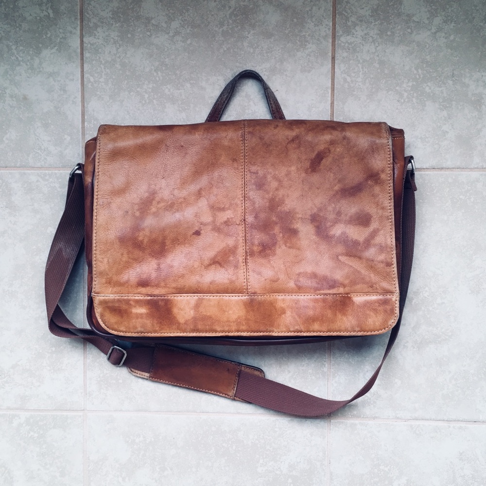 Wilson Leather Messenger Bag